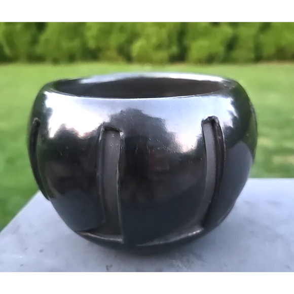 Santa Clara Pottery Blackware 3.5"h x 4-4.5"w Bowl Signed Christina Santa Clara - Picture 3 of 14